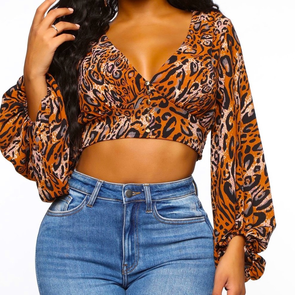 Elegant/ Classy Crop Top💕